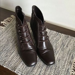 Covington Soft Leather 2.5” high hill ankle boots